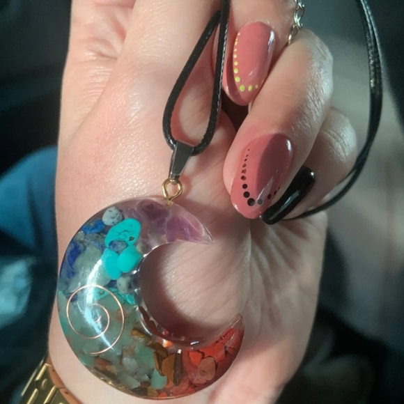 7 healing stones & necklace set - Picture 3 of 10